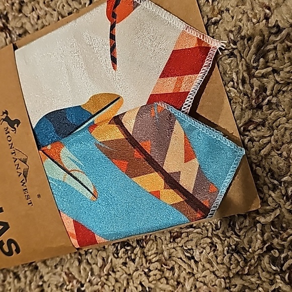 American Bling Feather Pattern Print Bandana - Picture 2 of 2